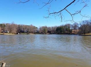 136 Clover Hill Rd, Mooresville, NC 28117