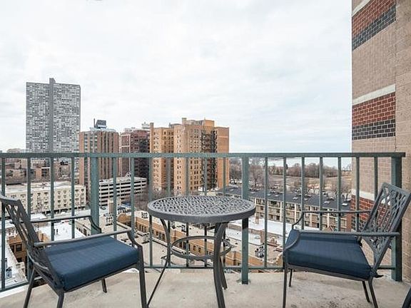 4th image of 3660 N Lake Shore Dr APT 1206