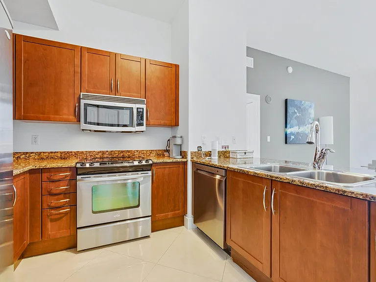 350 N Federal Hwy #Penthouse 09 — Photo 18