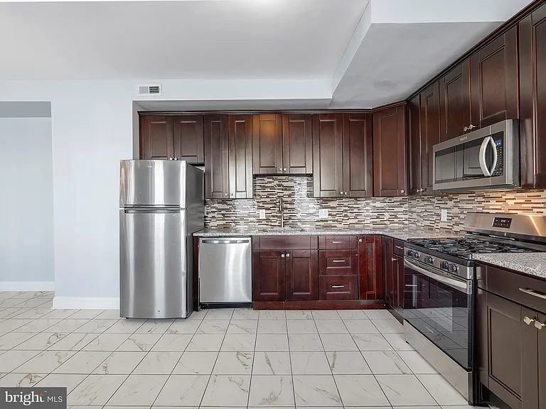 1713 E Lafayette Ave — Photo 9