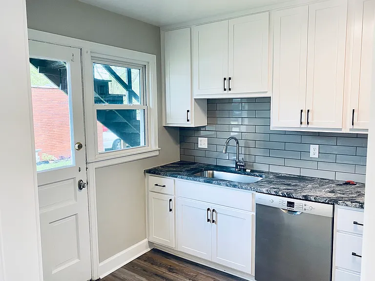 1600 Waltham Rd #B — Photo 3