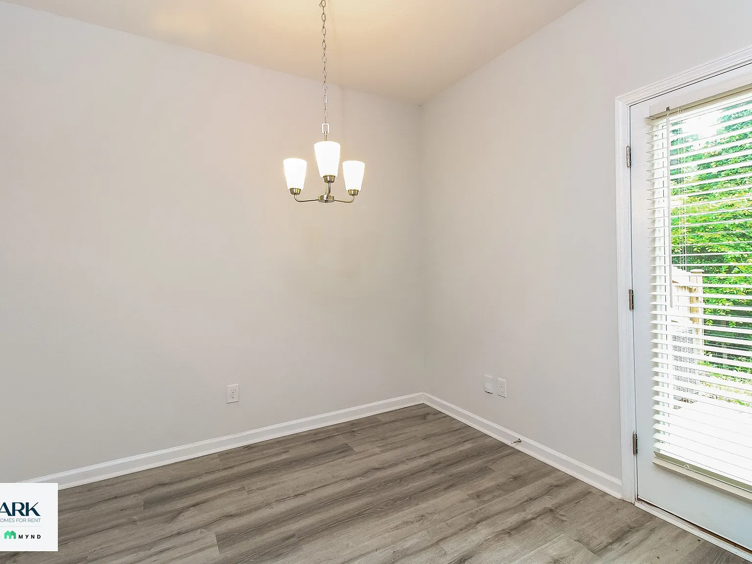 3 bed, 2.5 bath, 1288 sqft, $2,099 — Photo 4