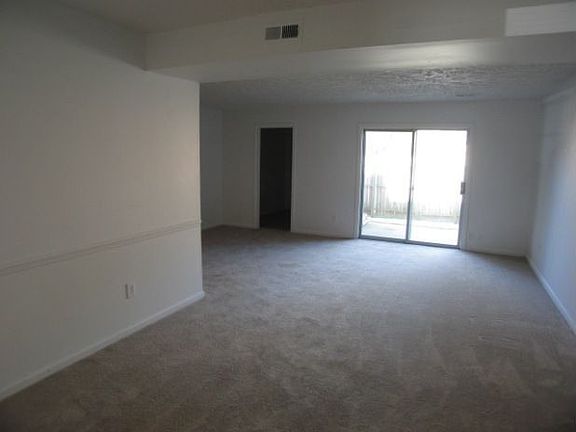 5th image of 14571 Old Courthouse Way Unit B