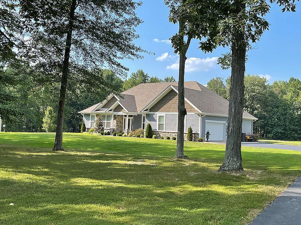 1st image of 1808 W Wisteria Ln