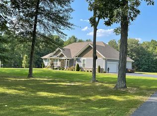 1808 W Wisteria Ln, Scottsburg, IN 47170