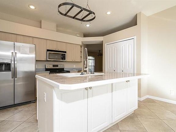 3rd image of 4661 Zamita Ave