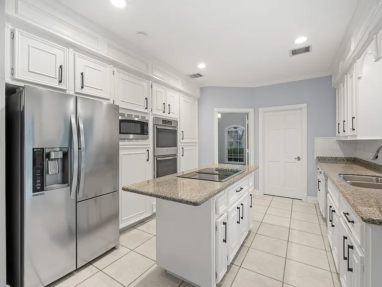 3622 Springhill Ln — Photo 7