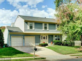 1634 Hiddenbrook Dr, Herndon, VA 20170