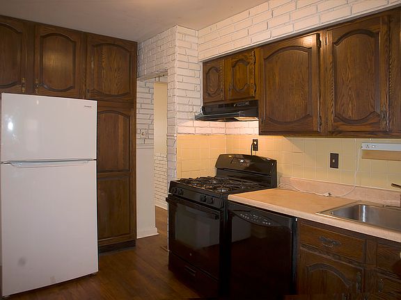 4th image of 1130 Gahan Dr