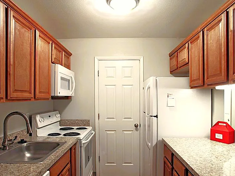 Fieldstone Apartments — Photo 24