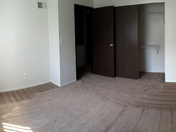 5th image of 3243 Chelsea Cir