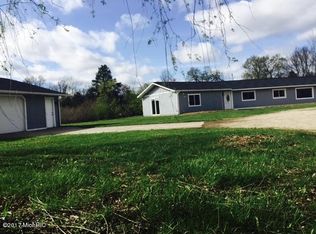 725 S Bassett Lake Rd, Middleville, MI 49333