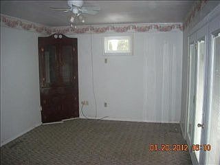 4th image of 643 Marilyn Dr