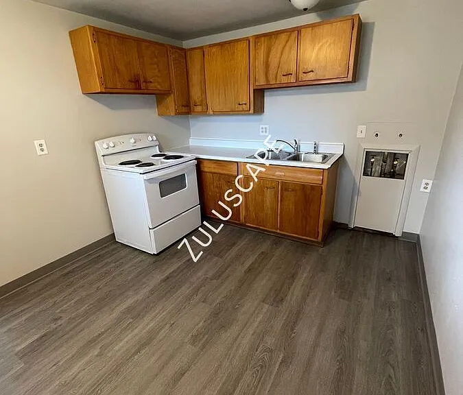5566 Oliver Ave — Photo 4