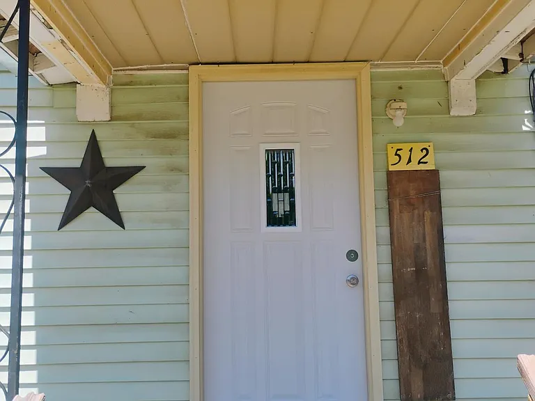508 W Walnut St #512 — Photo 1