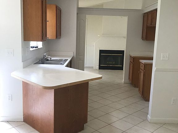 5th image of 514 Fernwood Ave NW