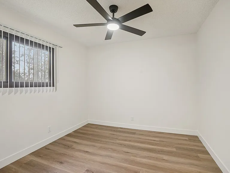 8200 W Manchester Ave — Photo 15