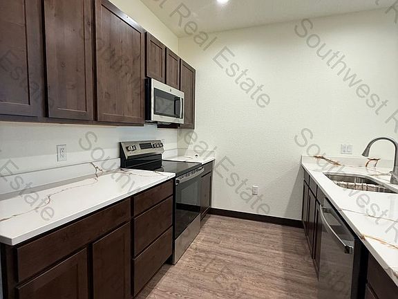 4th image of 3808 Madison Rd #B