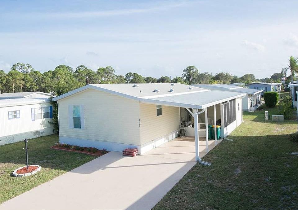 1st image of 425 Royal Tern Dr