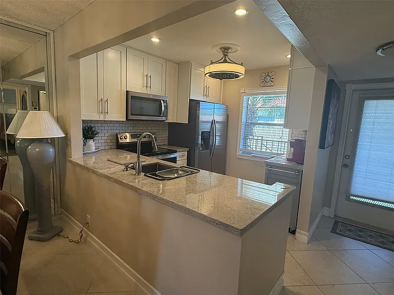 32 Abbey Ln #207 — Photo 6