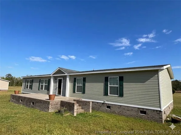 33 Chadbourn Dr, Lumberton, NC 28360
