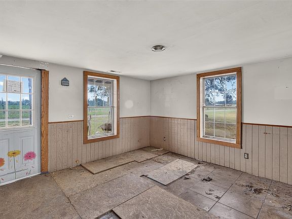 5th image of 520 Tracy Rd