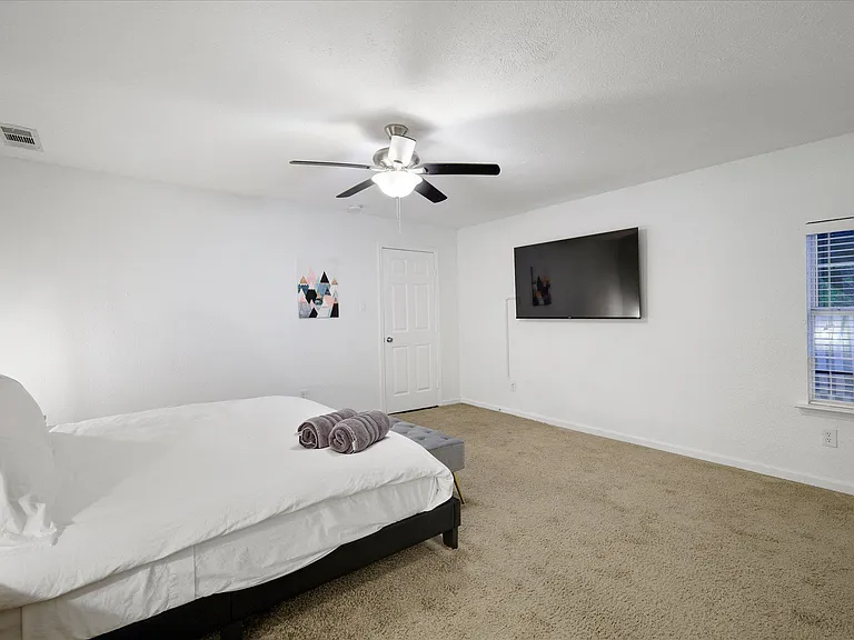 8005 Woodhue Rd — Photo 52