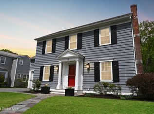 31 Buckingham Dr, Albany, NY 12208