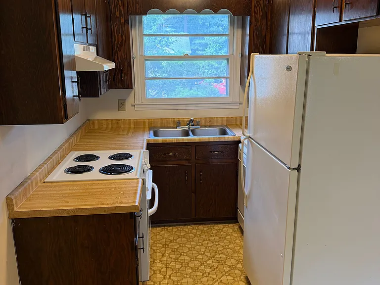 120 Pinecrest Dr #B — Photo 8
