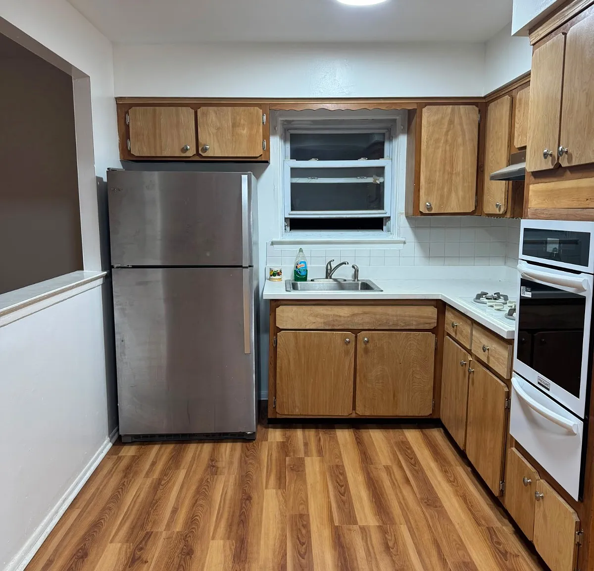 3 bed, 1.0 bath, 1200 sqft, $3,653 — Photo 2