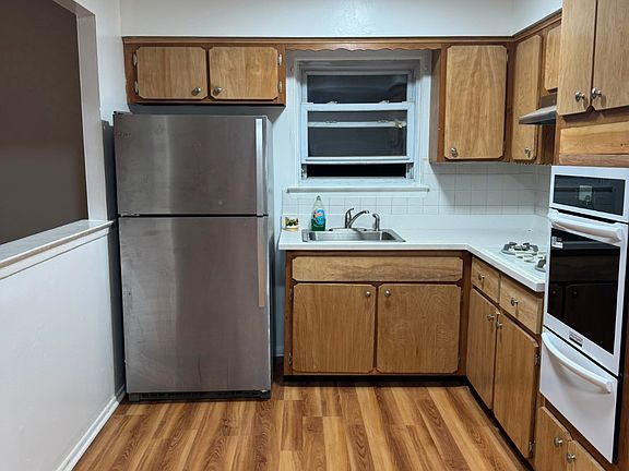 2nd image of 1115 Saint Lawrence Ave Floor 2