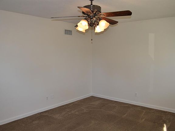 4th image of 511 S Roselawn Dr