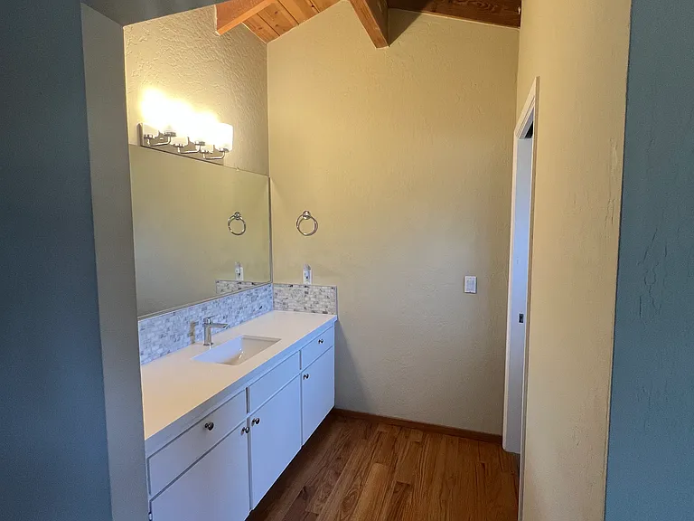507 Court Way — Photo 16
