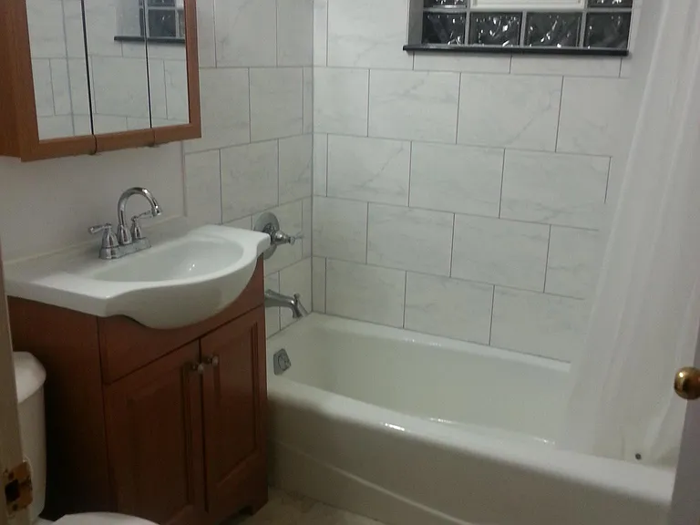 Bathroom (main level)