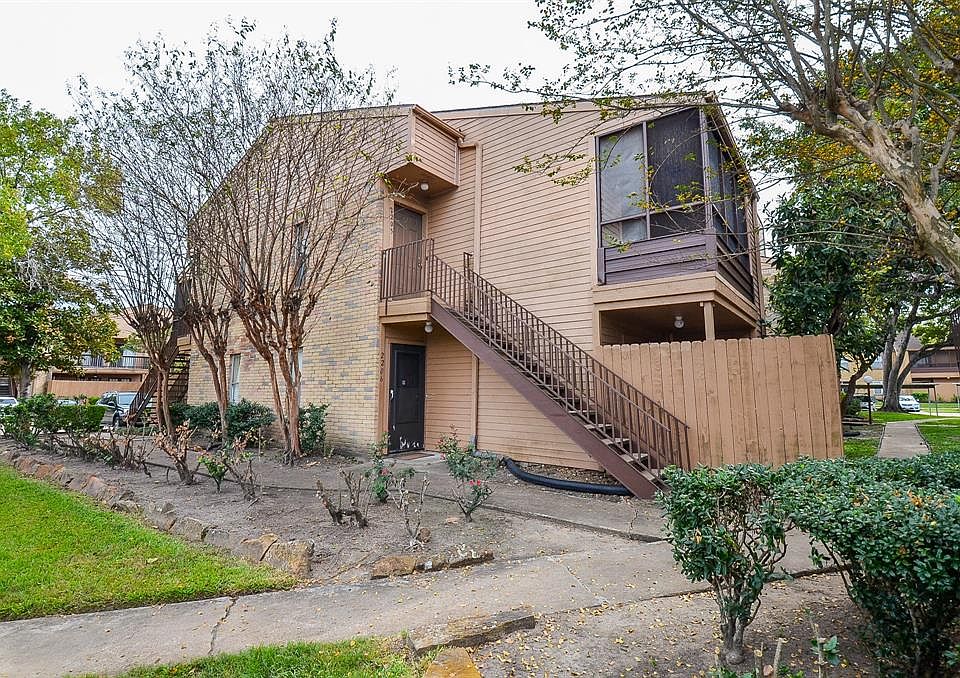 1st image of 10555 Turtlewood Ct #2206