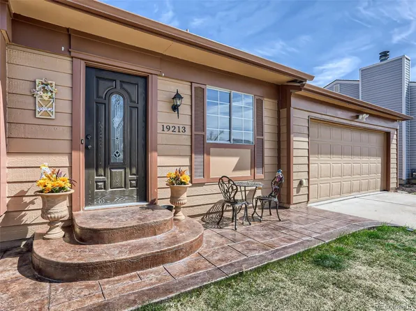 19213 E Montview Boulevard, Aurora, CO 80011