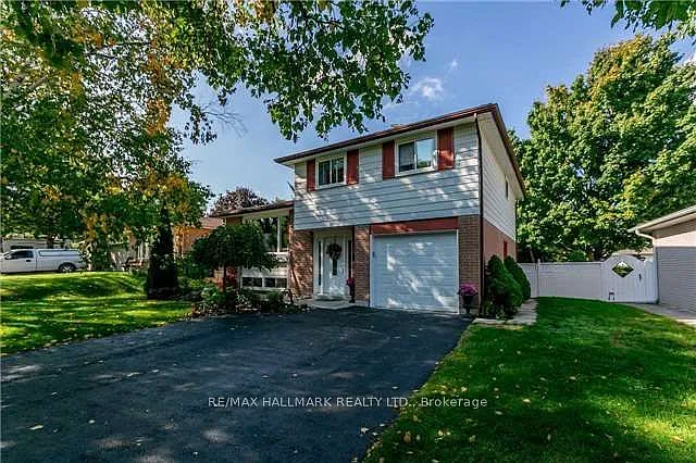 8 Meadowland Ave #UPPER
