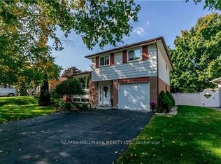 8 Meadowland Ave, Barrie, ON L4N2Y4