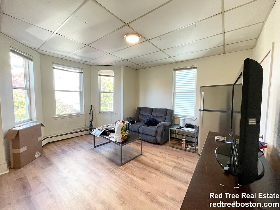 1572 Tremont St #4