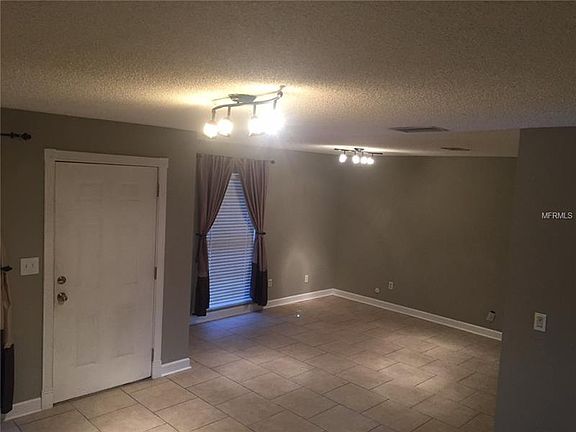 4th image of 5222 Woodcrest Ct