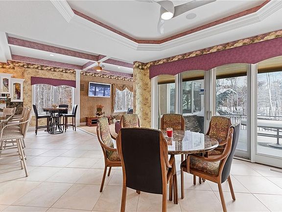 5th image of 7641 Capilano Dr