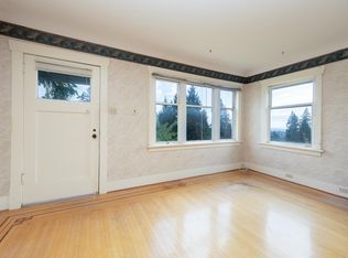1195 Dempsey Rd, North Vancouver, BC V7K1S4