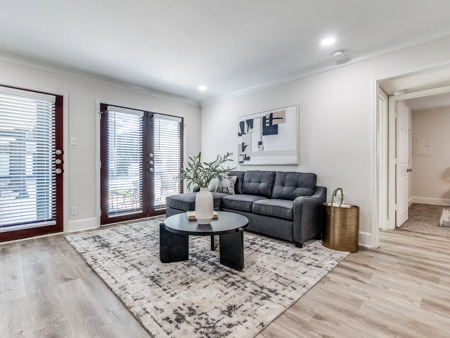 2 bed, 903 sqft, $1,750 — Photo 3