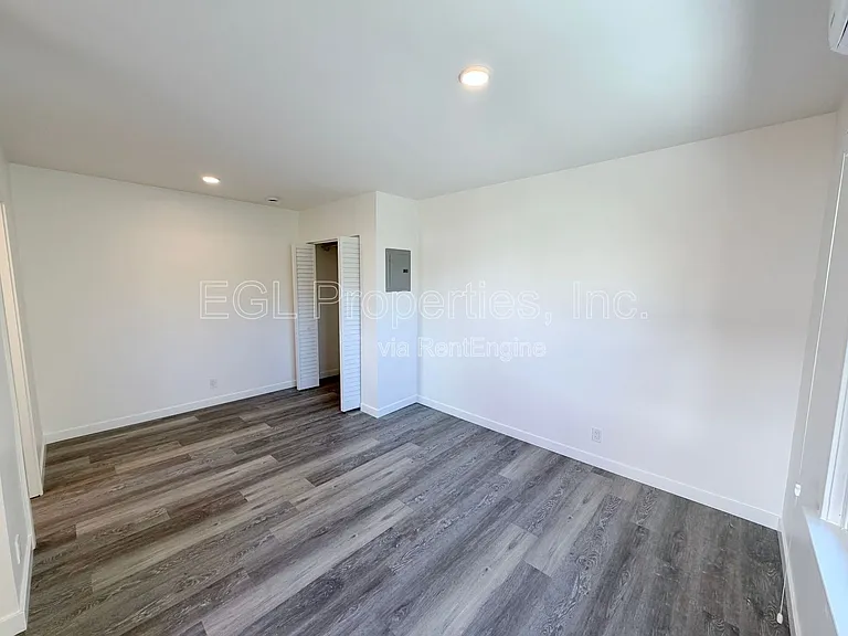 4239 1/2 W 64th St #4239-1/2 — Photo 7