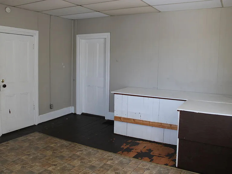 975 Church St — Photo 13