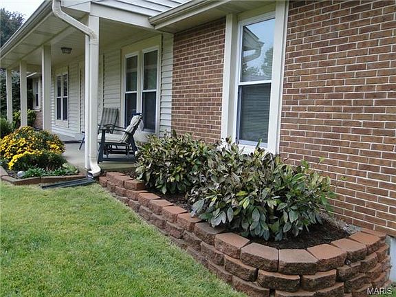 2nd image of 332 Oakleigh Woods Dr