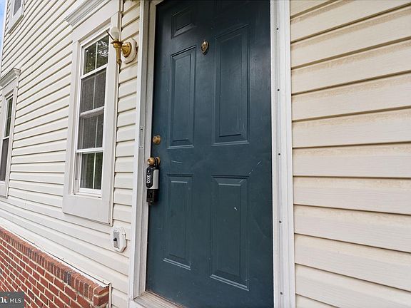 3rd image of 8025 Lantern Ct #118