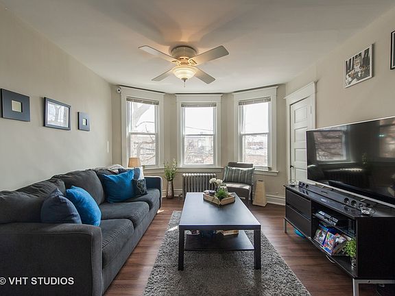 3rd image of 4014 N Sacramento Ave