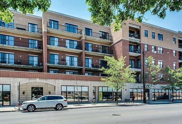 1st image of 3125 W Fullerton Ave APT 302