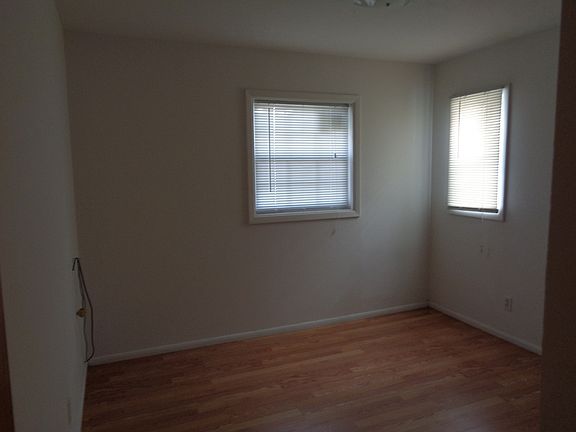 4th image of 1001 S Plains Park Dr